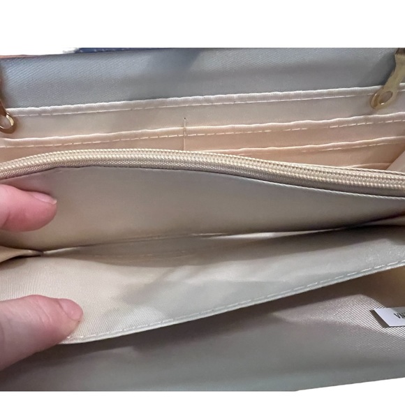 Gold Mesh Evening Bag Clutch with Detachable  Shoulder Strap - Picture 2 of 15